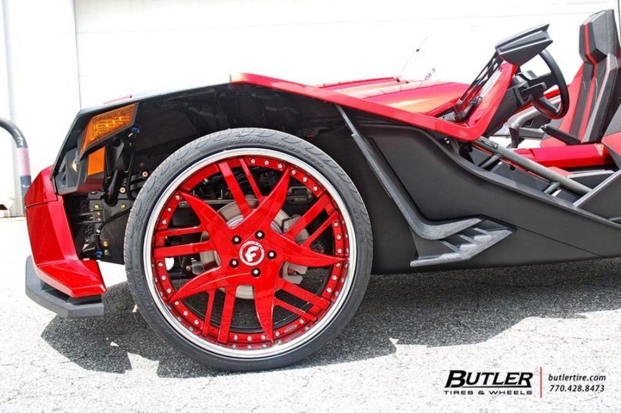 Детали экстерьера Polaris Slingshot on Forgiato Wheels 2015 года  (фото 7 из 8)